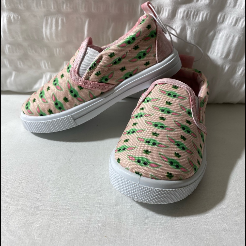 NWT Mandalorian Toddler Girls Size 5 Grogu/Baby Yoda Slip On. Star Wars